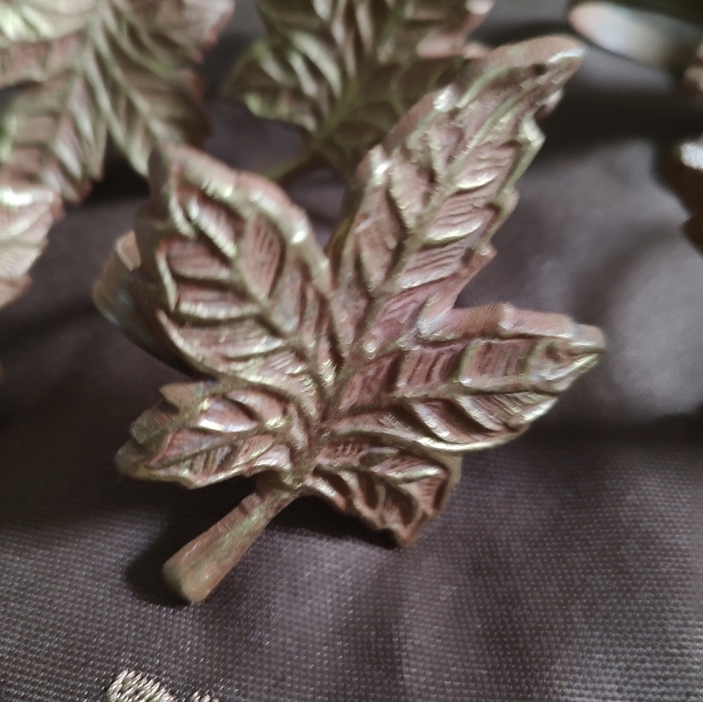 Napkins and Napkin Rings - Picture 3 of 3